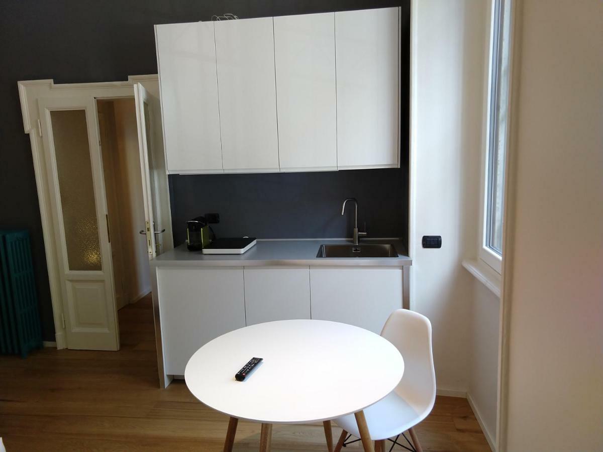 Appartamento Gray Design In Casa Epoca Isola Garibaldi *